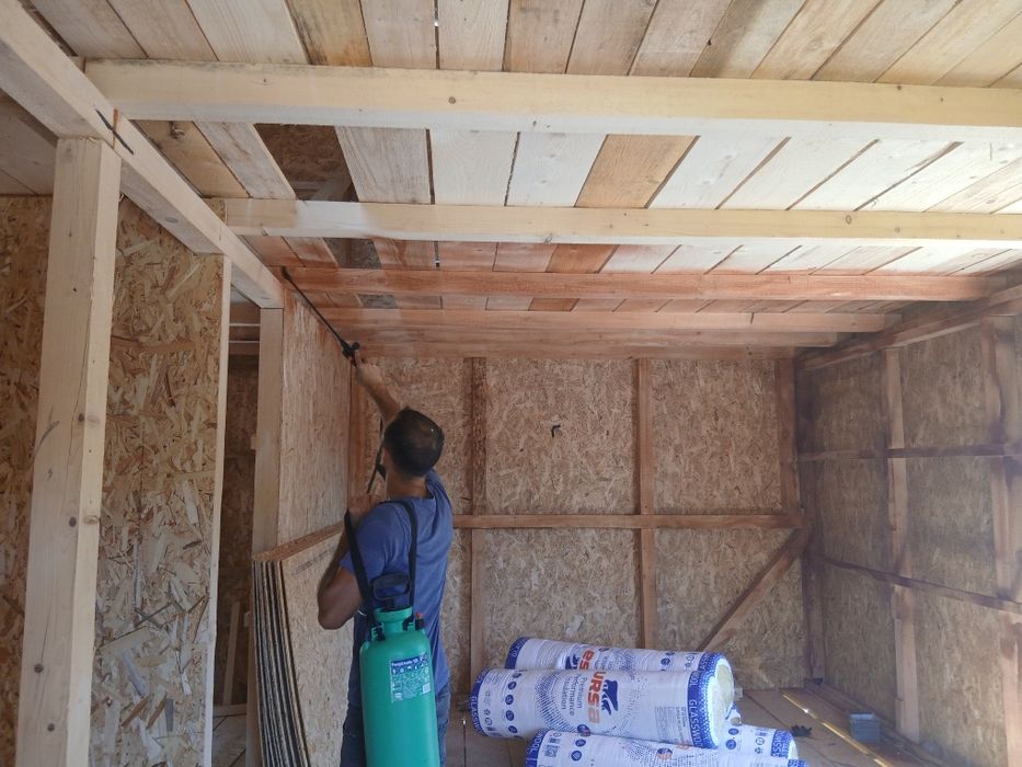 Vând case din semn cu mansarda