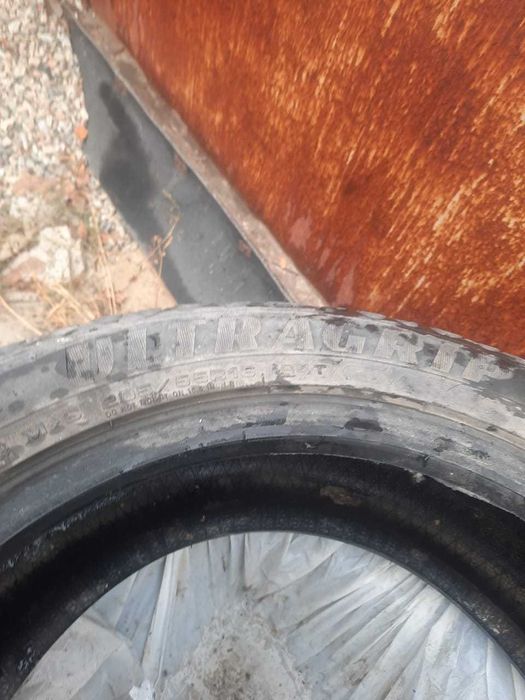 Продам Б/у зимние шины размером -  205/55 R16 - комплект - 4 шт.