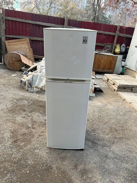 Продается холодильник LG в отличном состоянии все родное рабочее