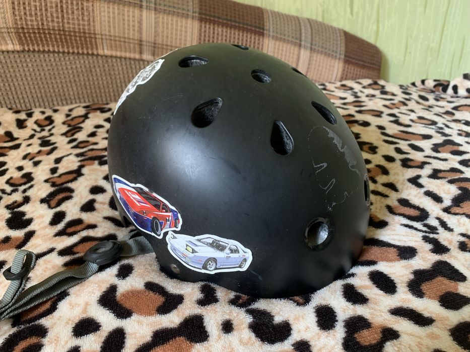 Шлем трюковой oxelo