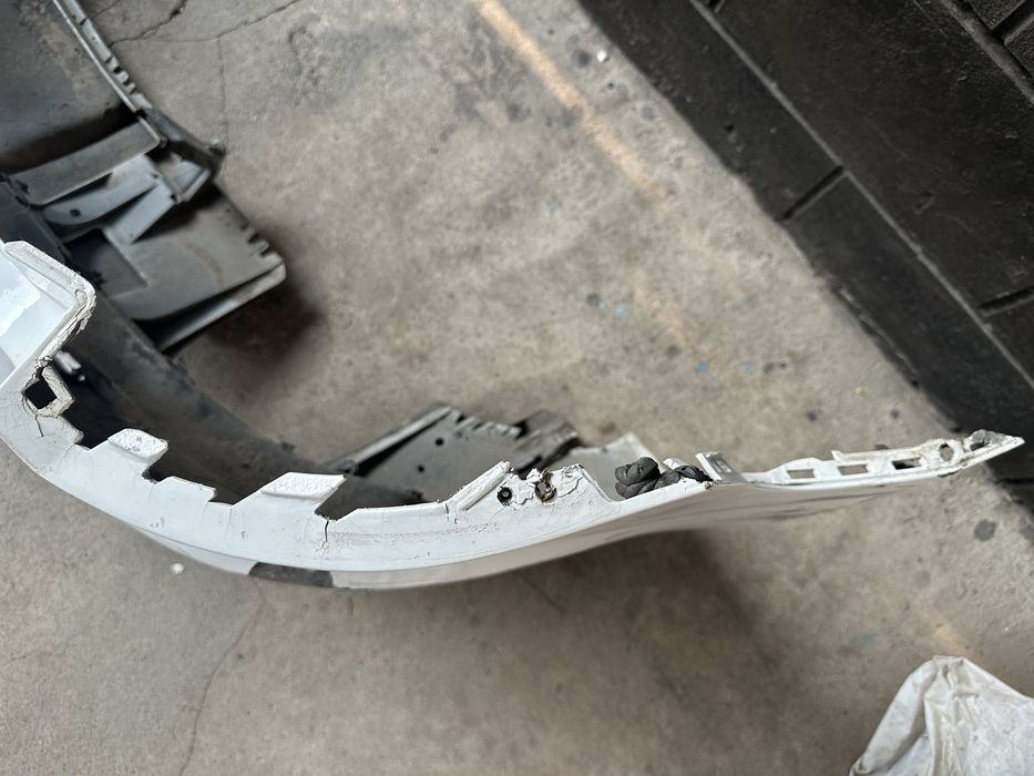 Задний бампер AUDI RS3