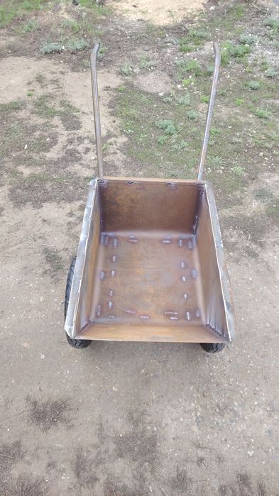 Продам садовую тачку