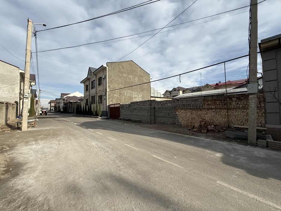 5 соток ер нархида уй сотилади! ADA гостиницадан 500 метр кирганда