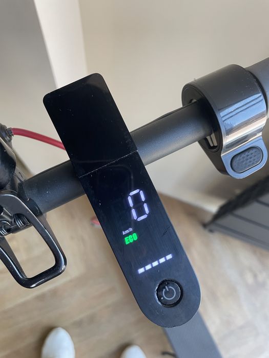 Продаю электросамокат Xiaomi m365 1S