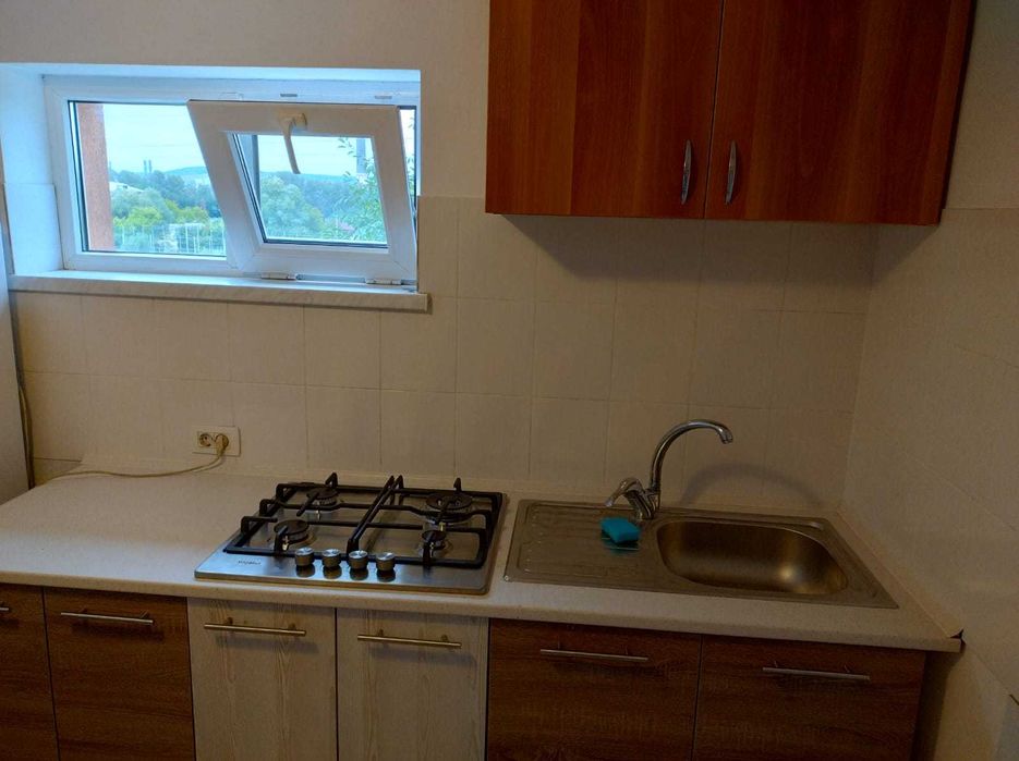 Închiriez 1 cameră   - 600 lei/lună/cheltuieli incluse