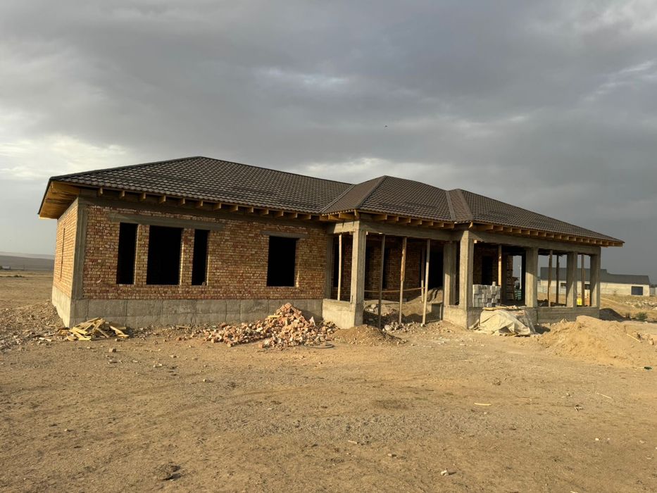 Бригада строителей выполняют все виды работы