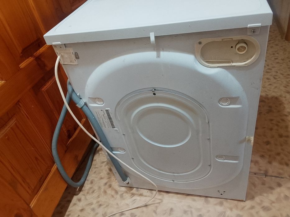 Продам стиральную машину Индезит