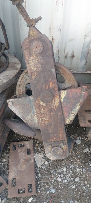 Гак от подъемного крана