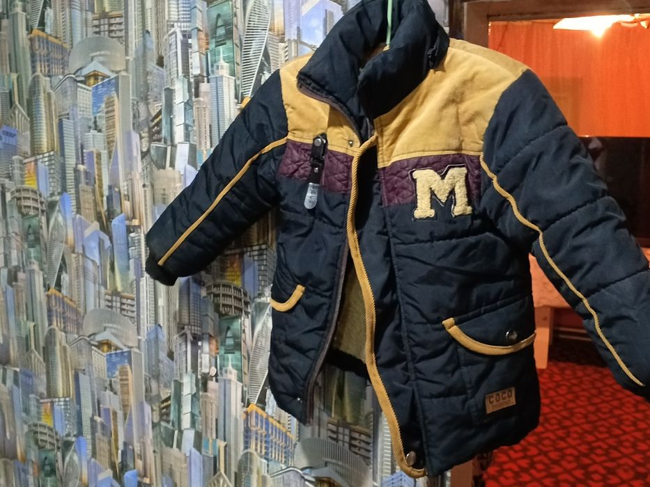 Продам детские куртки