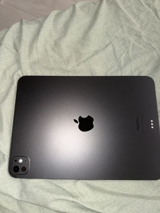 iPad Pro M4 11-Inch 256GB  [ 96% АКБ ] + ЧЕХОЛ ЗА 70к