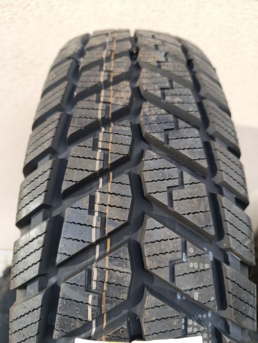 Зимни гуми Waterfall (by LASSA) 205/75/16 C 113/111 10PR.