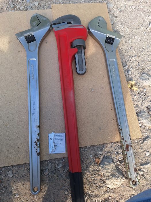 Трубный ключ разводной ключ