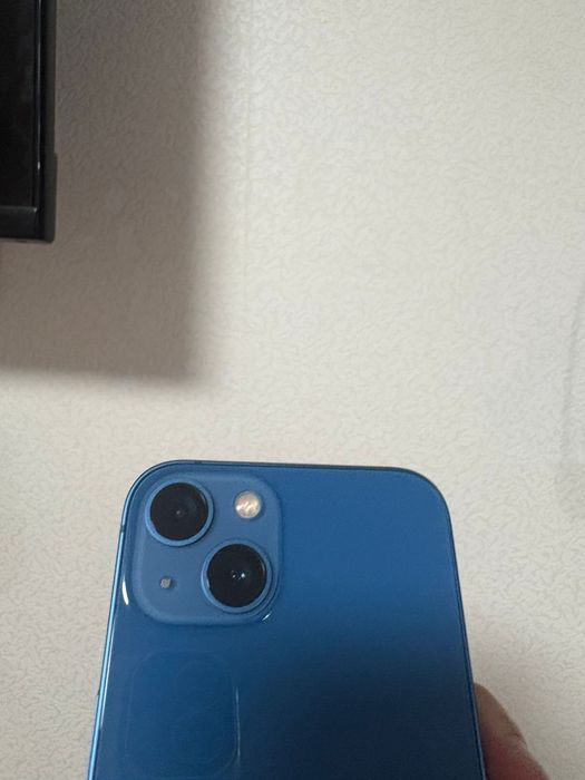 Продам IPhone 13