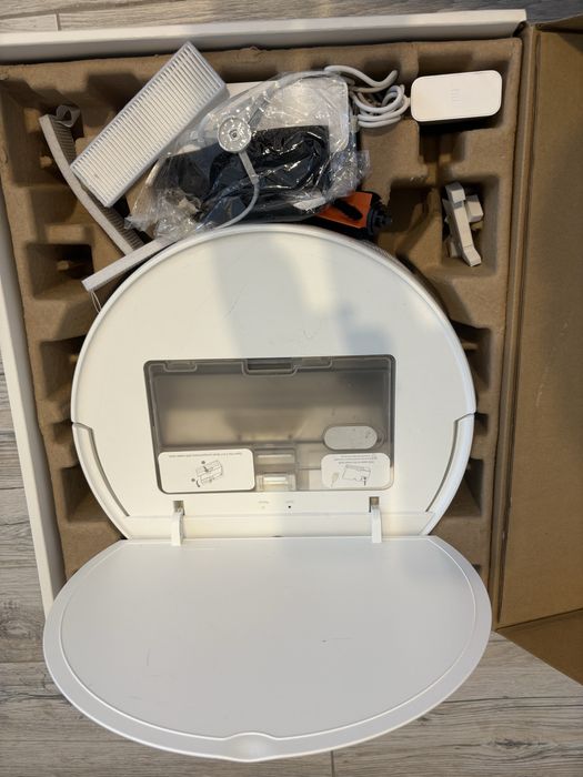 Xiaomi Mi Robot Vacuum-Mop Essential – defect baterie / pentru piese