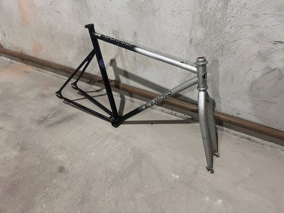 Продам раму на фикс
