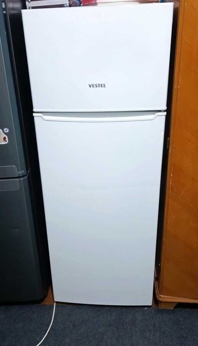 Продается холодильник Vestel БУ