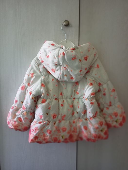 Демисезонная куртка для девочки (98 см)