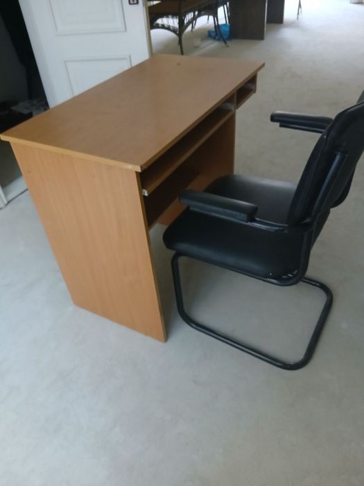 Стол и кресло для компютера продаеться