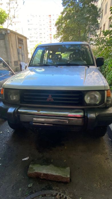 De vânzare Mitsubishi Pajero 2.5