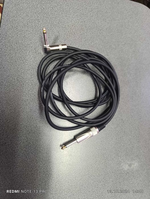 Кабел за китара позлатен