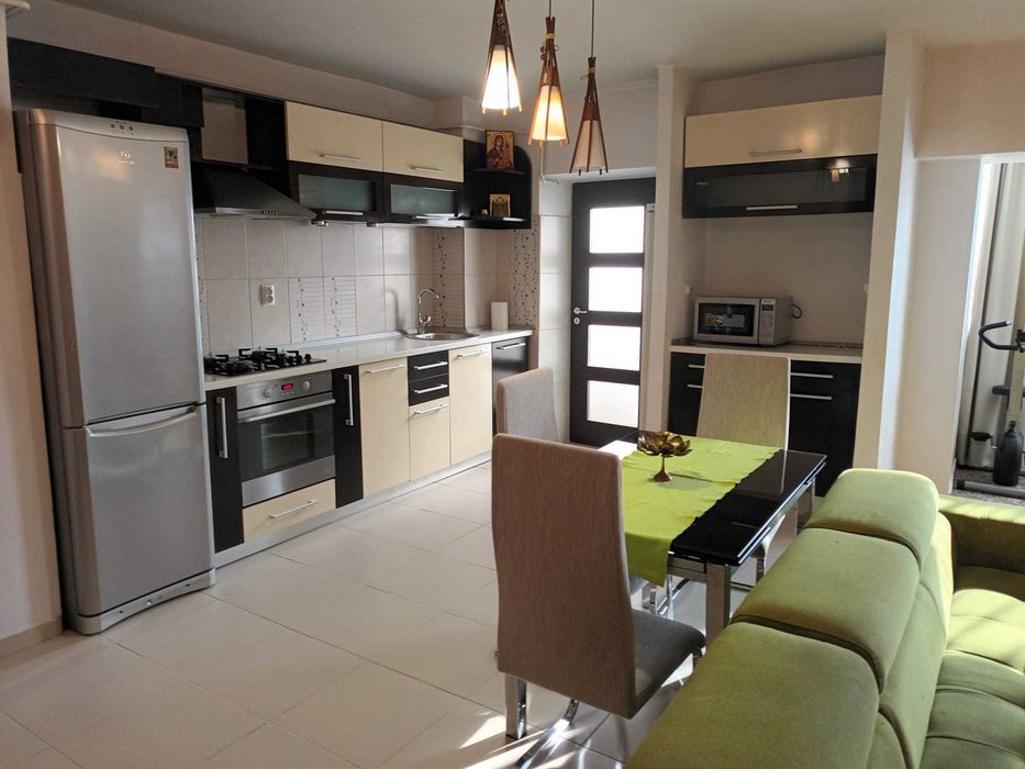 PF inchiriez apartament 3 camere (zona CUG- Selgros)