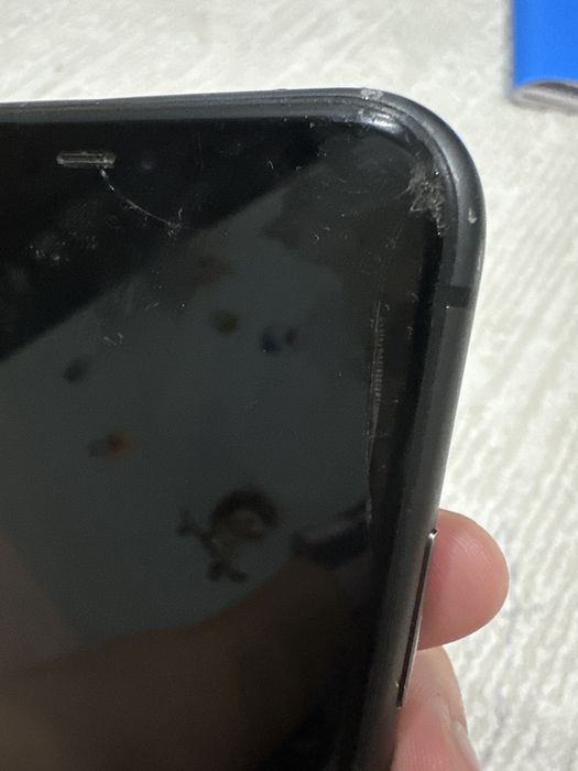 Айфон 11 срочно продам