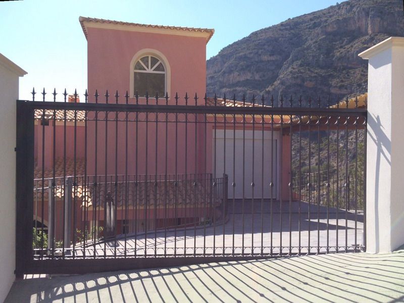 Автоматизация за портална плъзгаща врата