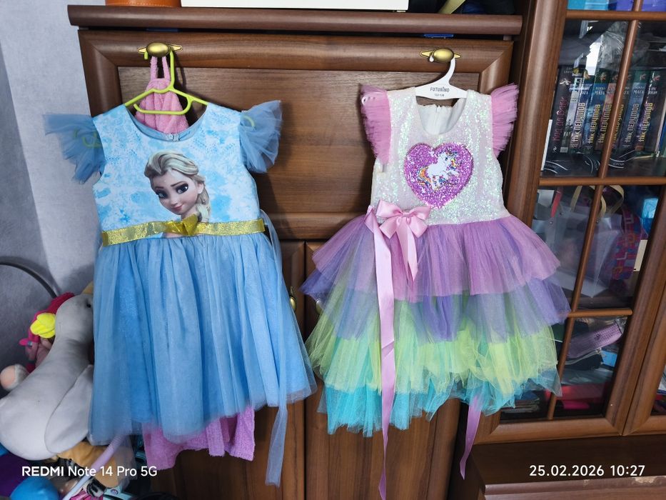 Продам два платья