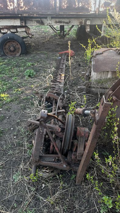 Продам трактор с куном + ковш, вилы, косилка.