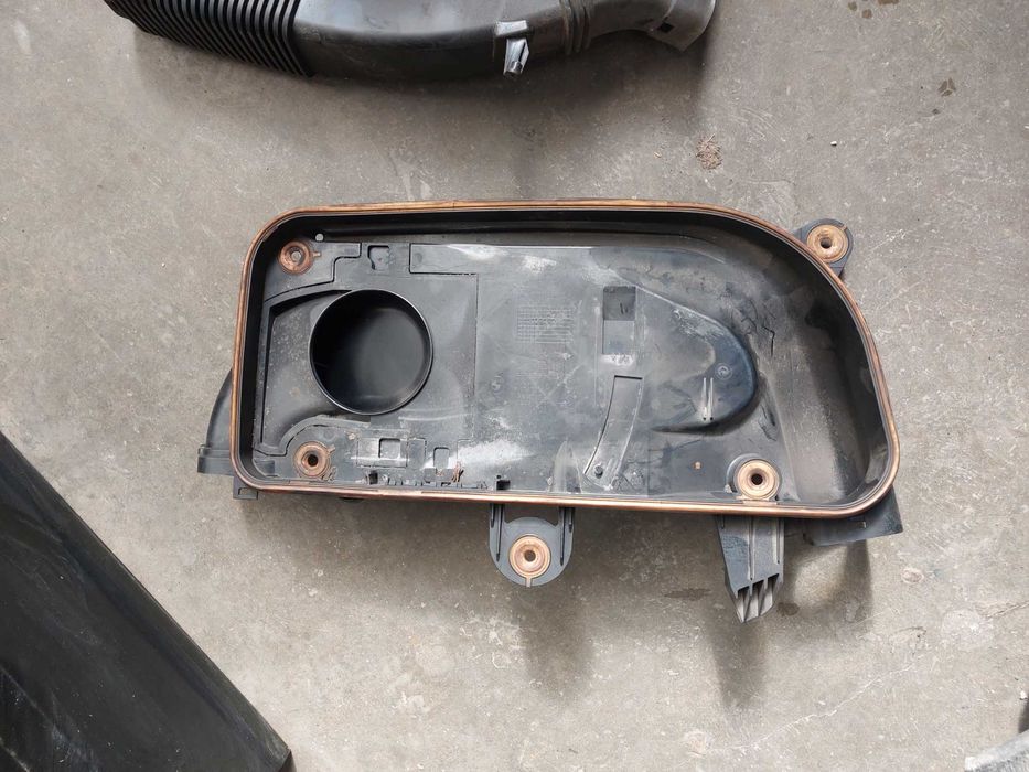 Carcasa filtru aer Bmw F10 F11 518d 520d 2010-2014