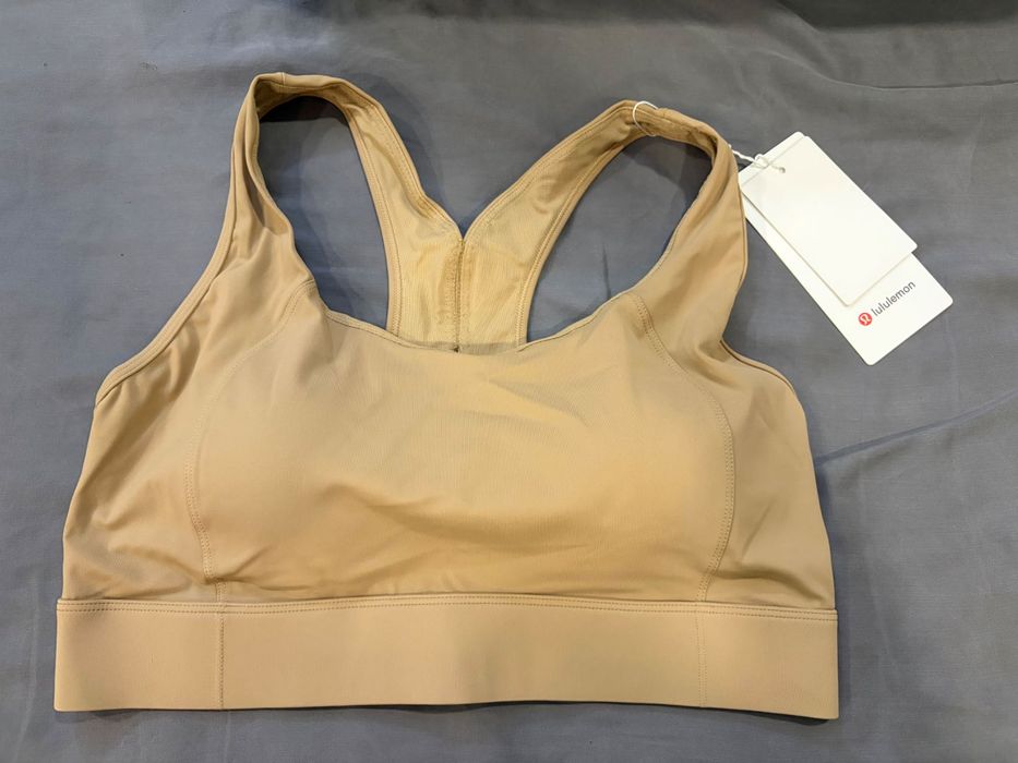Ново Lululemon бюстие L