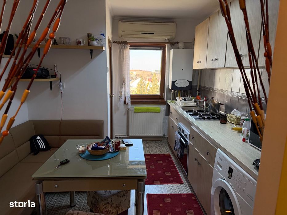 Apartament  cu 2camere,decomandate,Zona Carpati 2