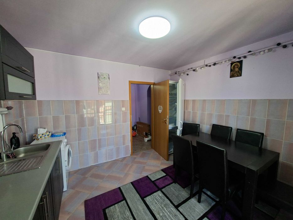 Inchiriez apartament doua camere decomandat Sibiu - Turnisor