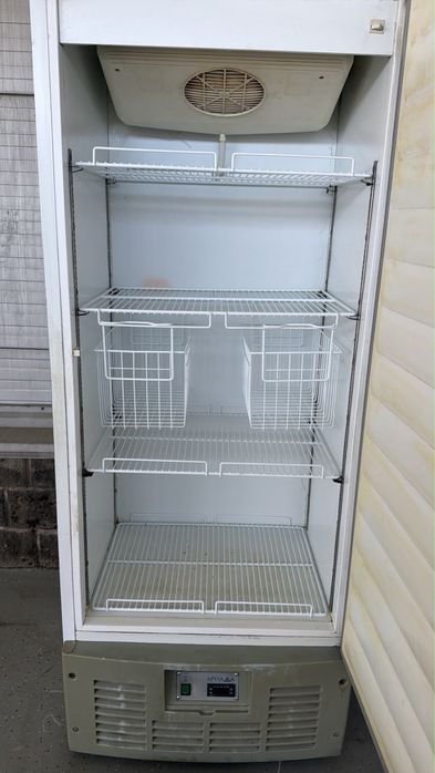 Продам промышленный холодильник
