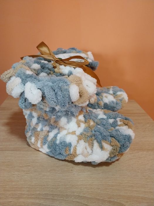 Топли и пухкави домашни боти, изплетени с пръсти!