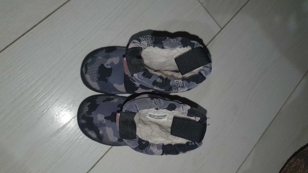 Adidas   21 размер сапожки оригинальные  продам