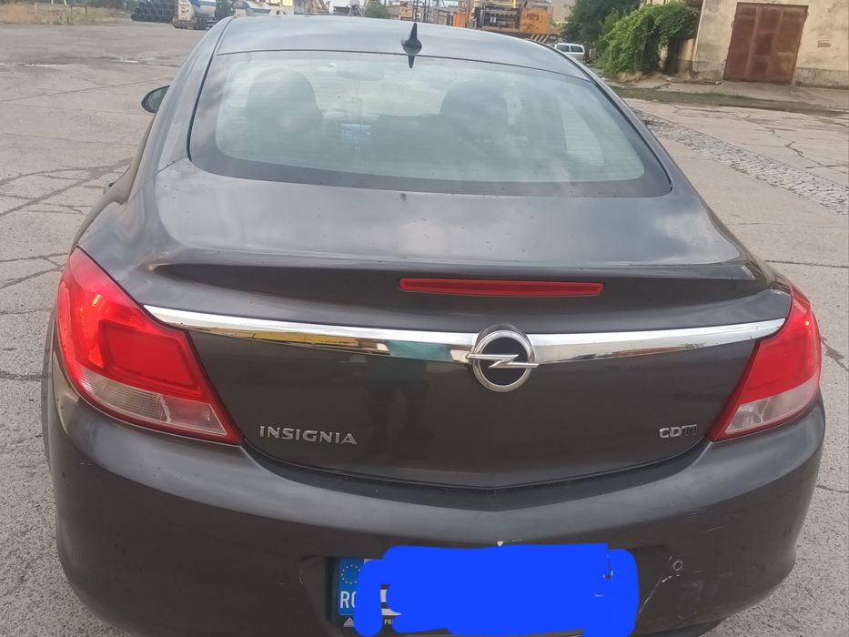 Vând Opel insignia 2011,160cp  limuzina
