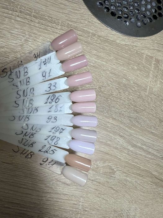 Продавам гел лакове на SNB и Alexandra’s с ТРО- 10 лв бр.