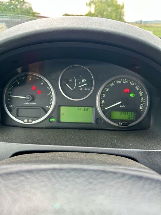 Vând Land Rover Freelander 2 HSE, an 2007, motorizare 2.2 TD4 diesel, 160 CP, cutie manuală cu 6 trepte și tracțiune integrală 4x4.