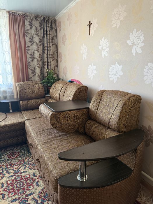 Продам Диван в отличном состоянии.