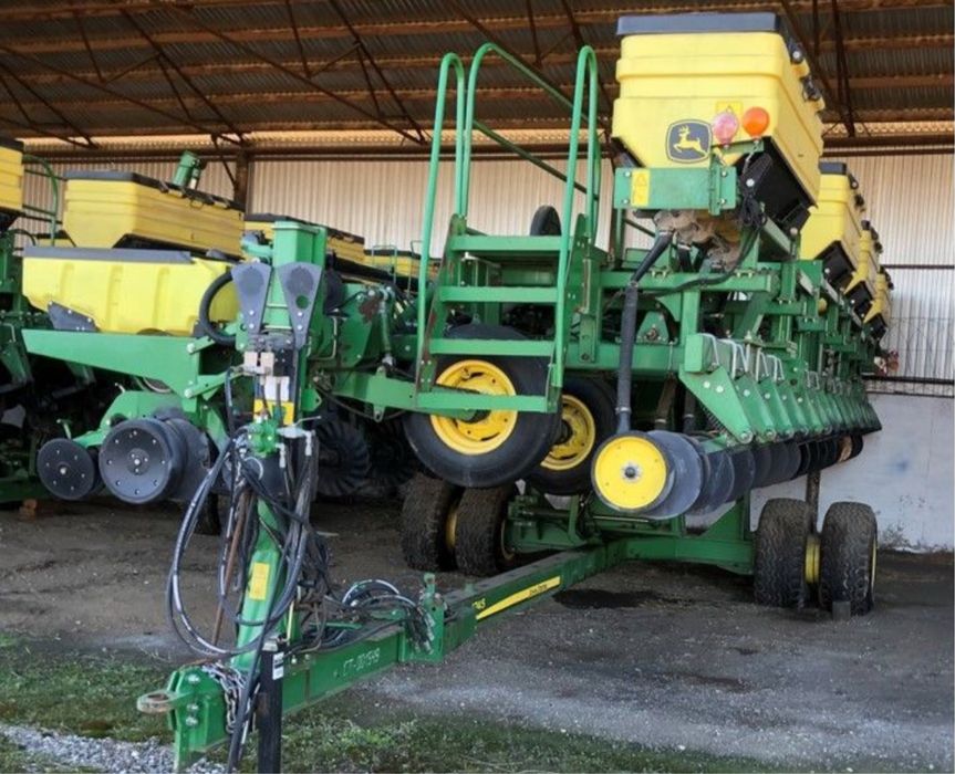 Сеялка пропашная John Deere 1745 16 ряд