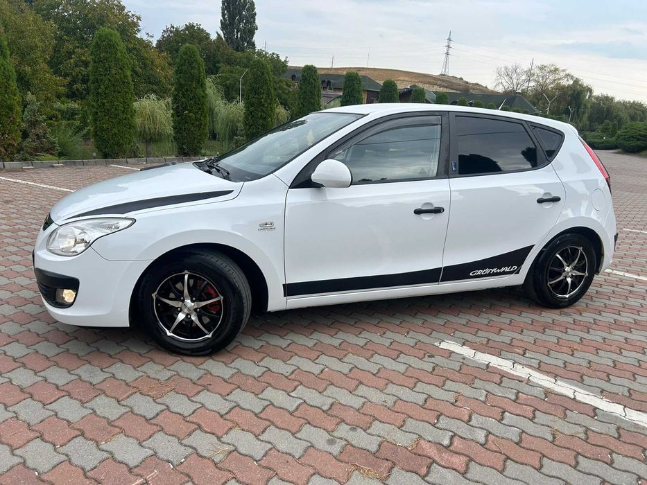 HYUNDAI i30 2009 — imagine 3
