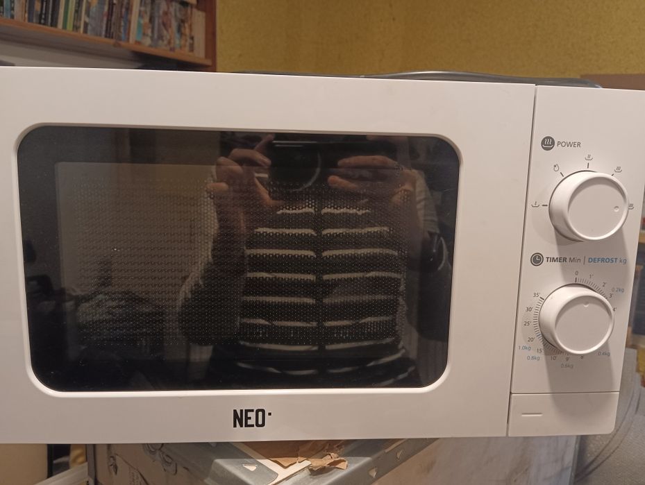 Микровълнова фурна Нео