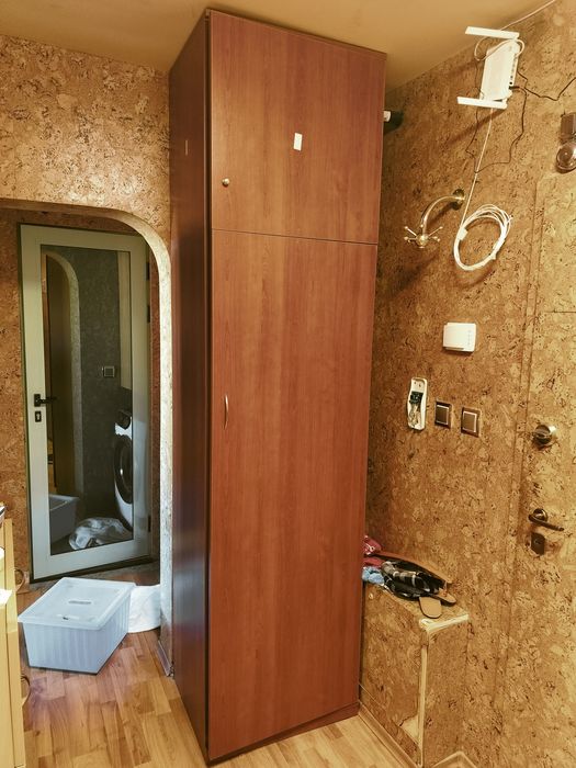 Падащо легло в гардероб