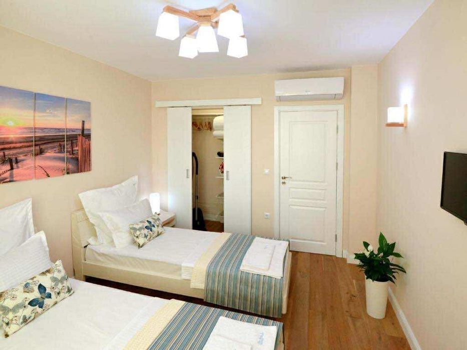 Дава се под наем Четиристаен апартамент в Варна, Център - 100 кв.м за 1500 € - Снимка #4