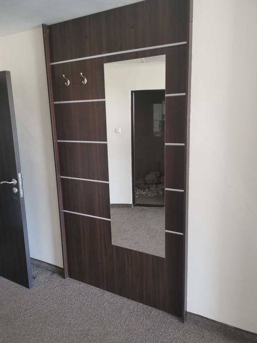 Порт манто  с огледало и закачалки