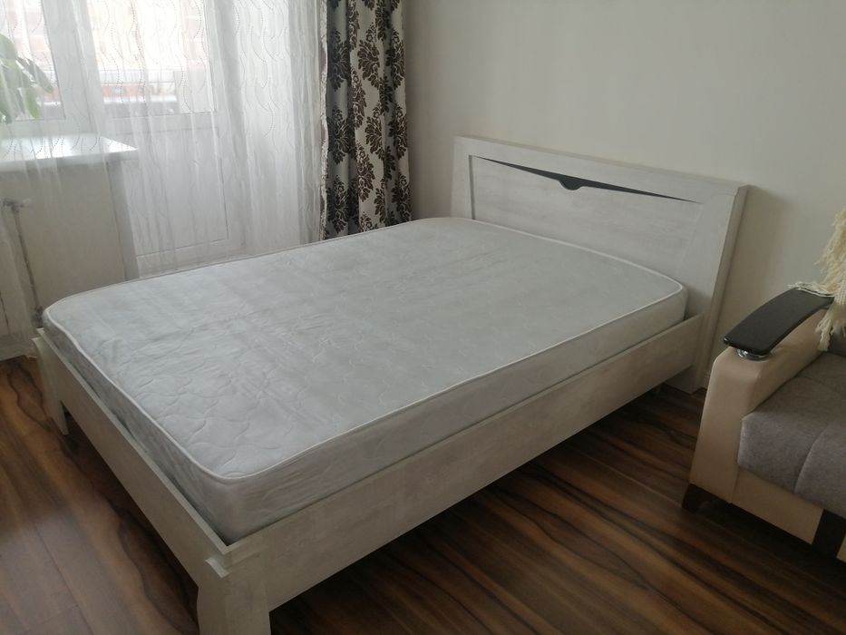 Продам двухспальную кровать