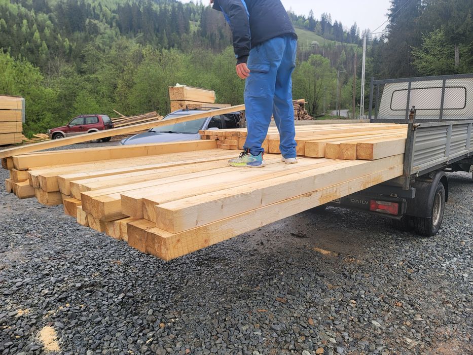 Grinzi, cherestea, lambriu, podea, lațuri, frize, căpriori, corni