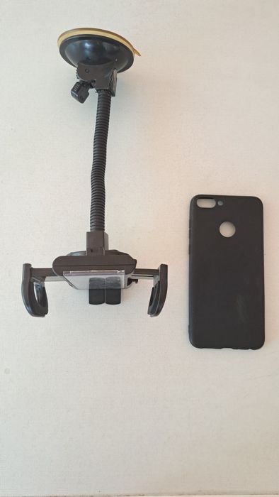 Set suporți telefon auto + husa Huawei P smart
