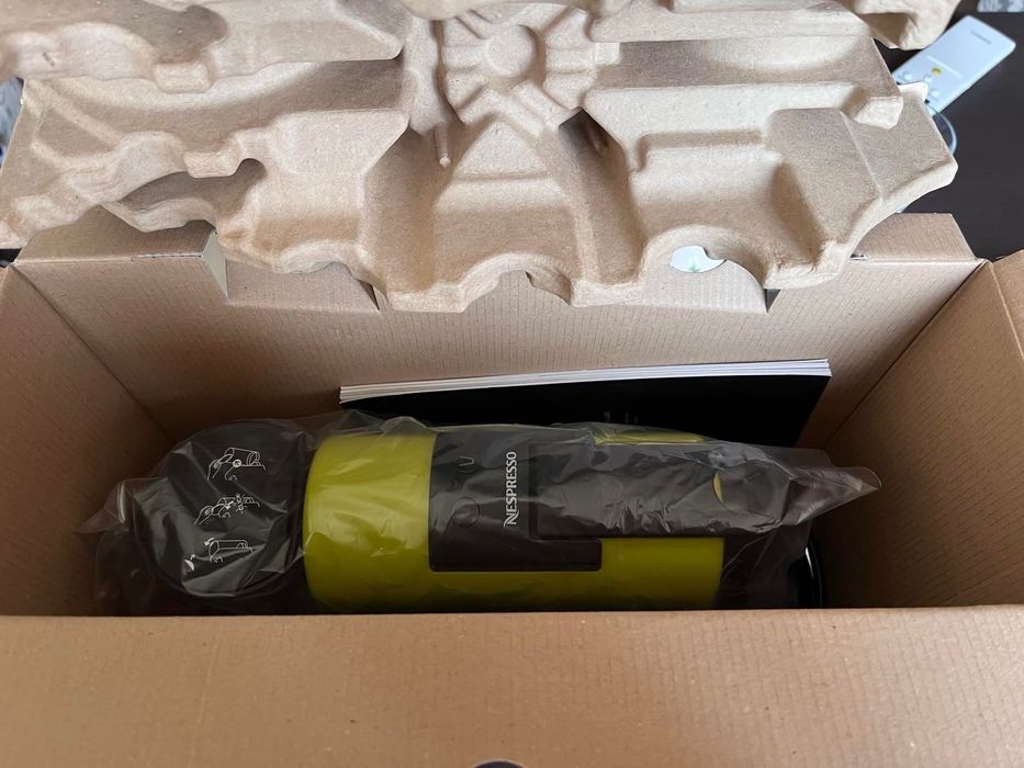 Кафе машина Nespresso Essenza Mini Lime Green